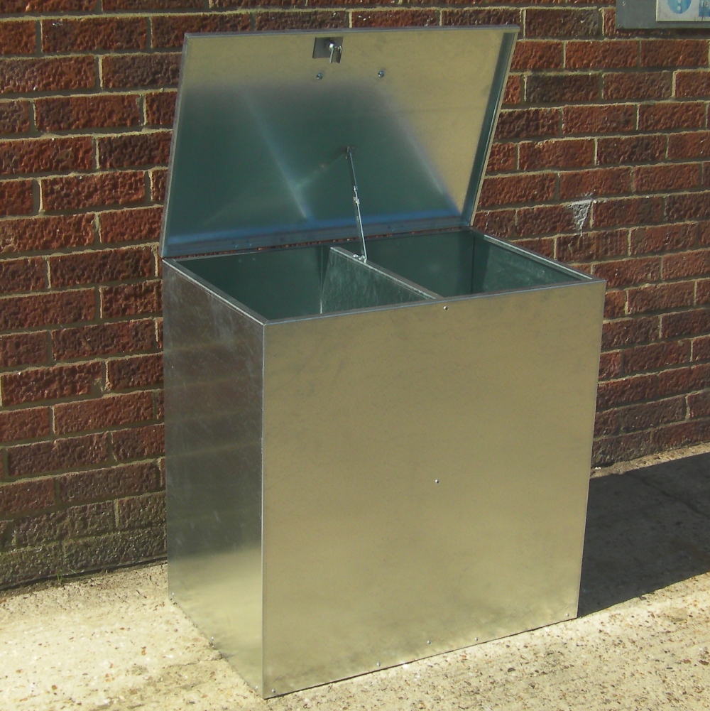Feed Bin with 2 Compartments