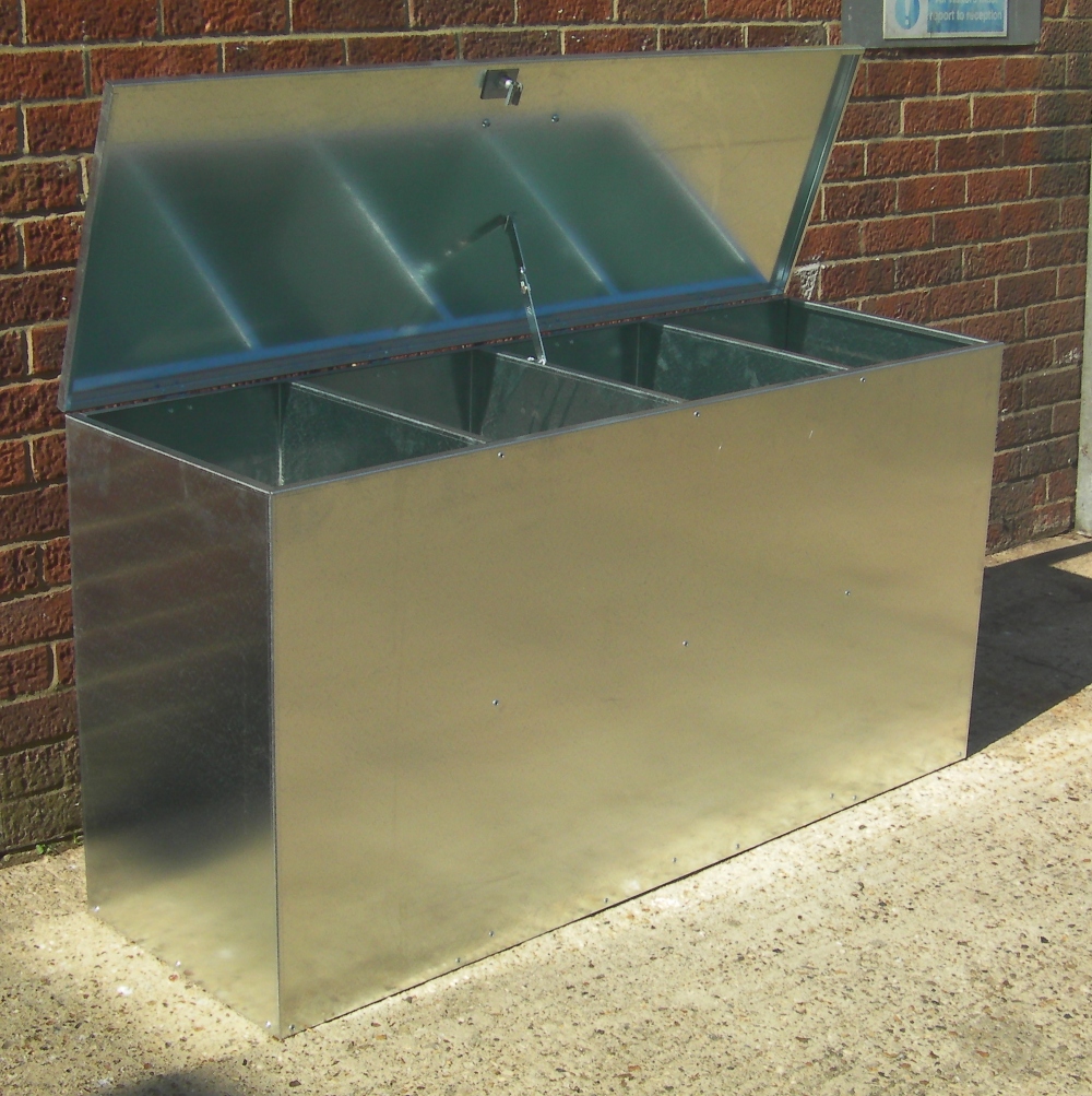 Feed Bin with 4 Compartments