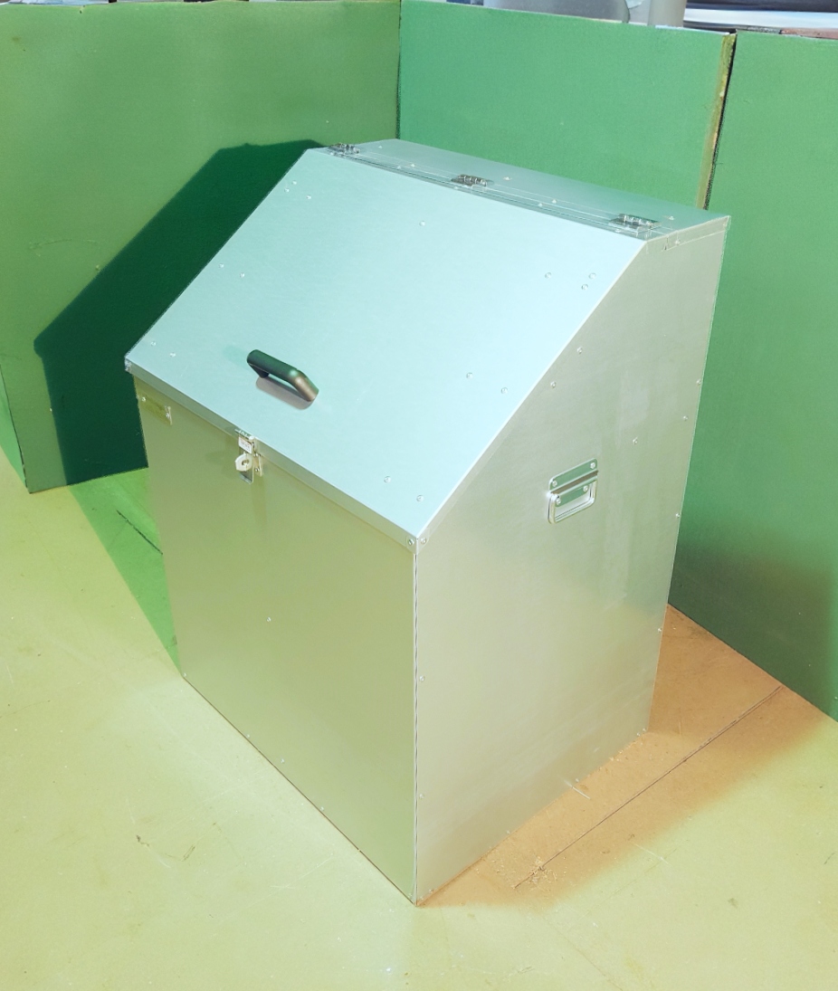 Feed Bin - Two Compartment Sloped